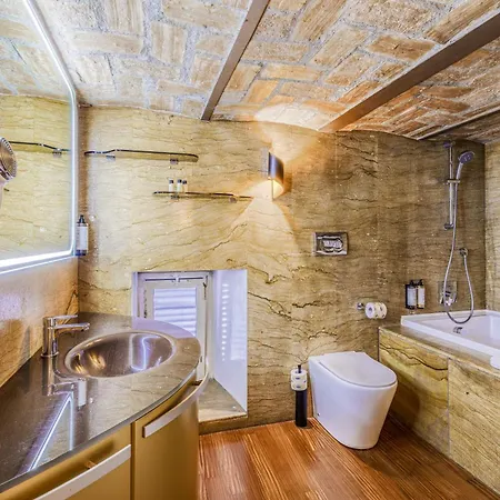 At Luxury Navona Penzion 4*
