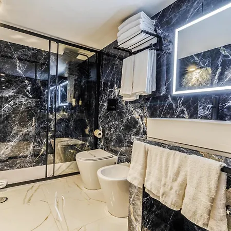 Penzion At Luxury Navona 4*