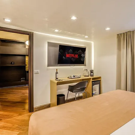 At Luxury Navona 4*