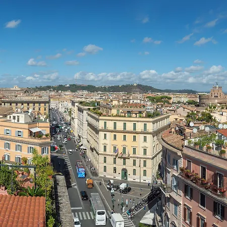 At Luxury Navona 4*