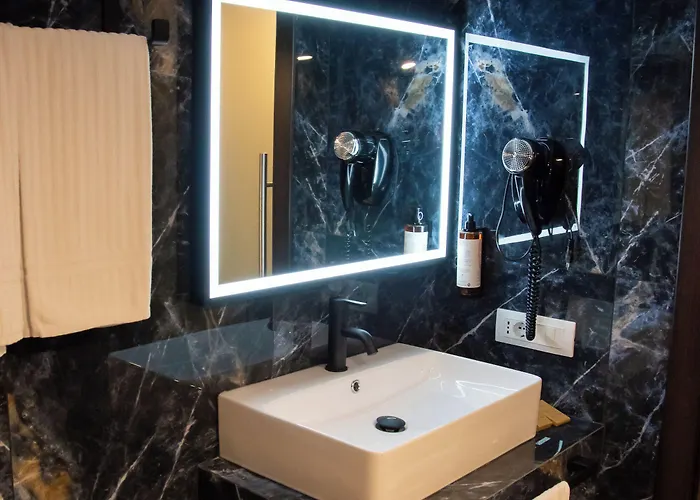 At Luxury Navona 4* Rom