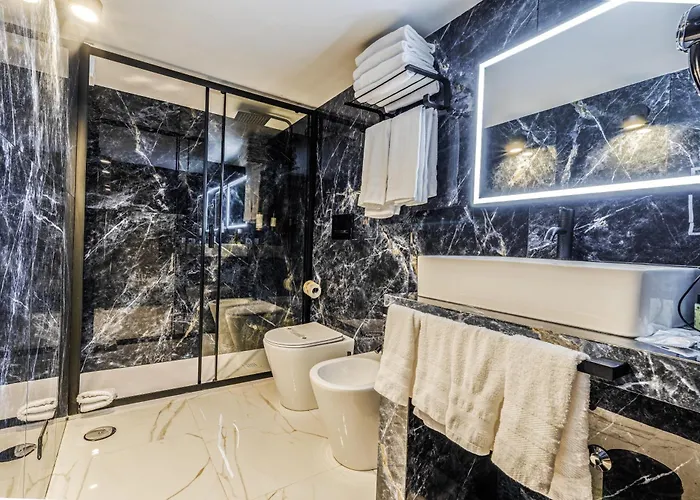 Pensionat At Luxury Navona 4*